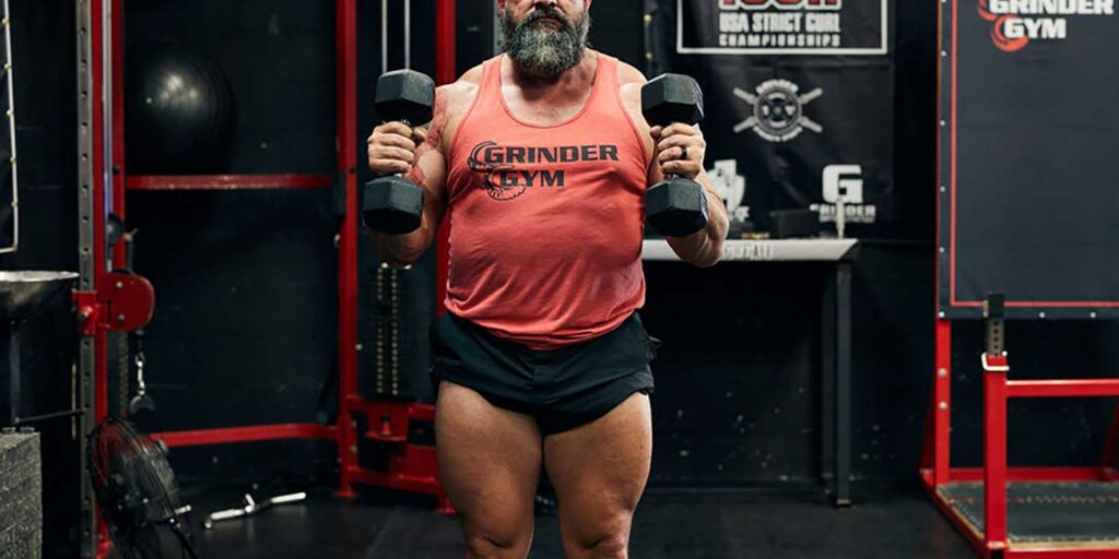 DB Hammer Curl Standing Dave 1500x750 1 1024x512